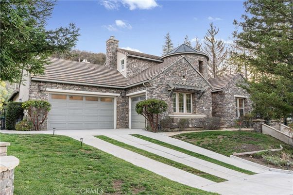 Attached, Exterior, Facade, Brick Facade, Tudor Revival