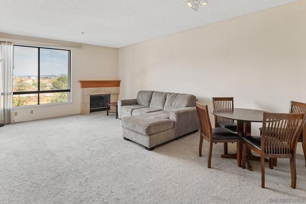 Dining room, Fireplace, Interior