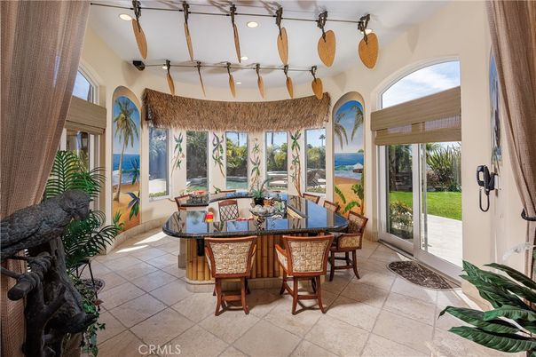 Dining room, Interior, Recessed Lighting, Sun Room, Water