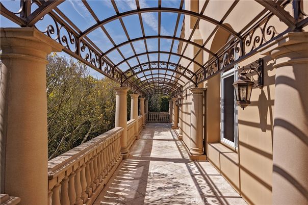 Exterior, Glass Ceilings