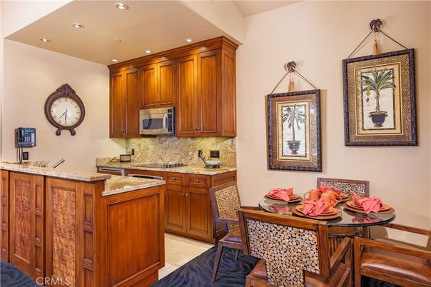 Dining room, Interior, Kitchen, Recessed Lighting