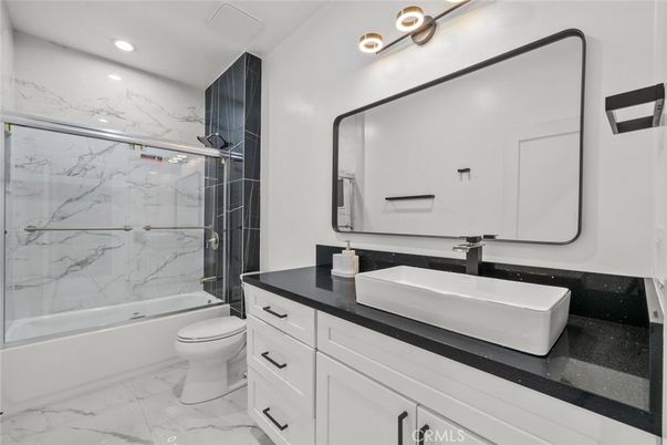 Bathroom, Interior, Marble, Marble Walls, Recessed Lighting