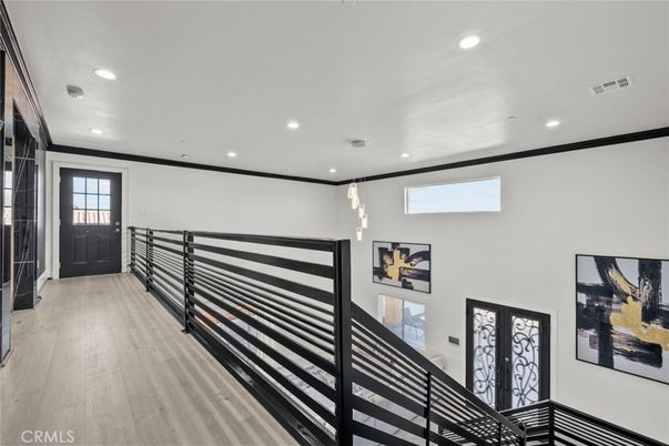Interior, Pendant Lights, Recessed Lighting, Wood Texture Flooring