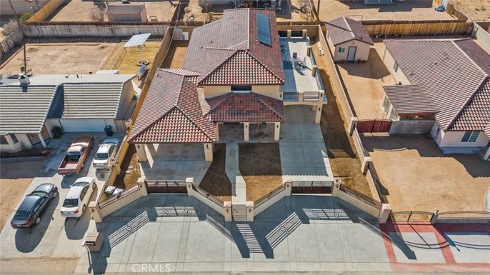 Exterior, Drone