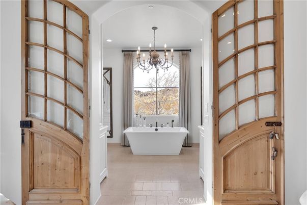 Bathroom, Chandelier, Free Standing Baths, Interior, Recessed Lighting