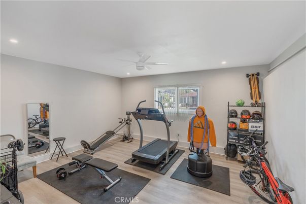 Fitness Equipment, Interior, Recessed Lighting, Wood Texture Flooring