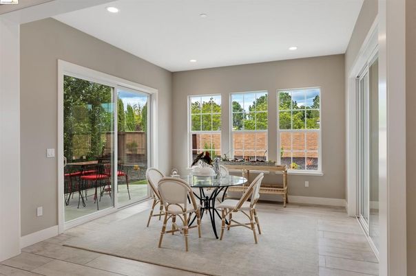 Dining room, Interior, Recessed Lighting