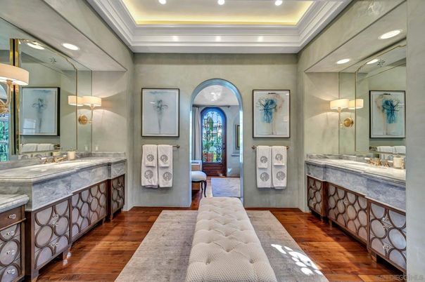 Bathroom, Interior, Recessed Lighting, Wood Texture Flooring