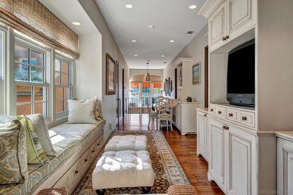 Interior, Pendant Lights, Recessed Lighting, Wood Texture Flooring