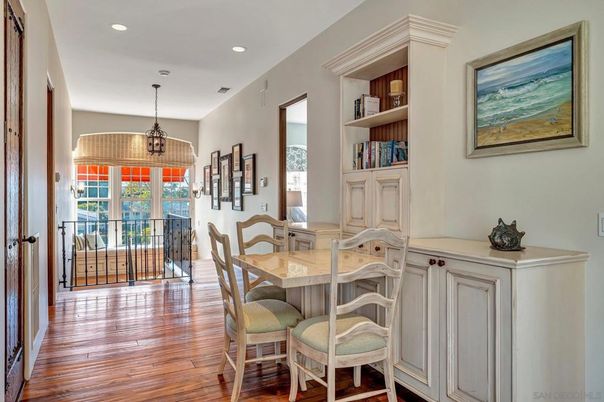 Chandelier, Dining room, Interior, Recessed Lighting, Wood Texture Flooring