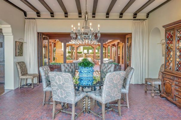 Chandelier, Dining room, Interior
