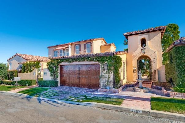 Attached, Exterior, Facade, Mediterranean