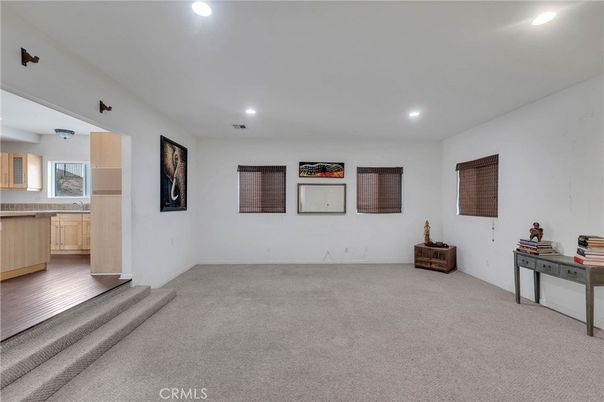 Empty room, Interior, Recessed Lighting