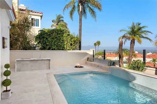 Exterior, Pool, Water