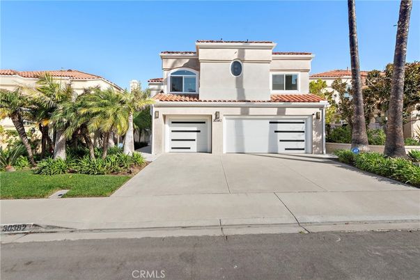 Attached, Exterior, Facade, Mediterranean