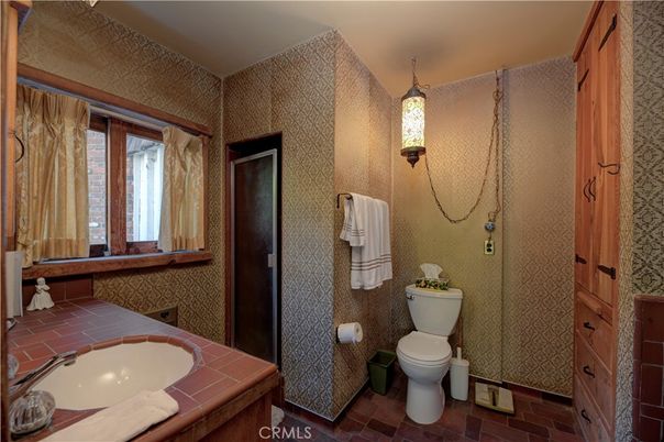 Bathroom, Interior, Tile Countertops