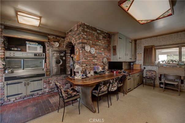 Dining room, Interior, Kitchen, Stainless Steel Appliances, Stone Walls