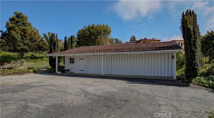 Backyard, Detached Garage, Exterior