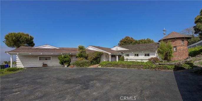 Attached, Exterior, Facade, Ranch