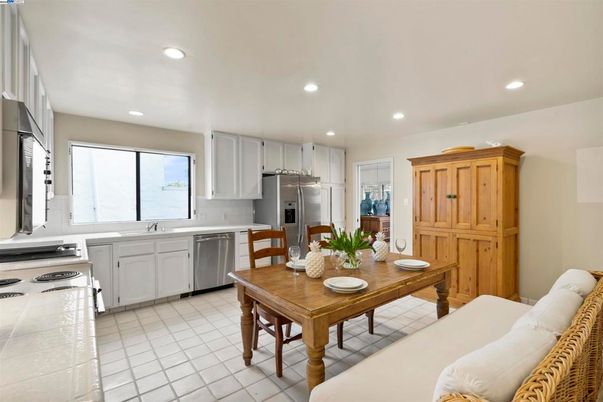 Dining room, Interior, Kitchen, Recessed Lighting, Stainless Steel Appliances