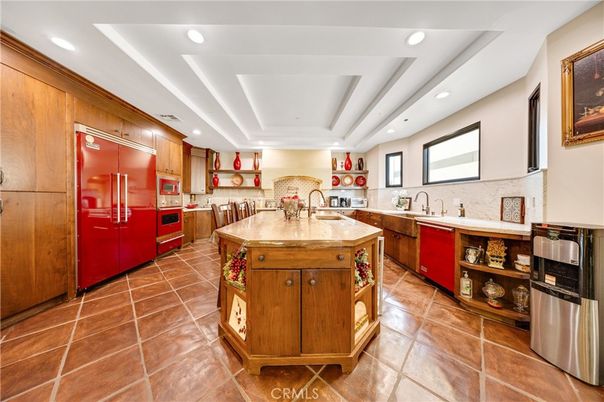 Dining room, Interior, Kitchen, Recessed Lighting, Stainless Steel Appliances