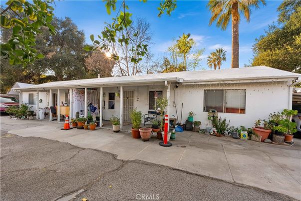 Exterior, Facade, Ranch