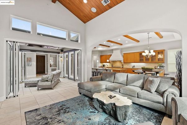 Chandelier, Dining room, Interior, Kitchen, Living room, Pendant Lights, Recessed Lighting, Wooden Beams, Wooden Ceilings