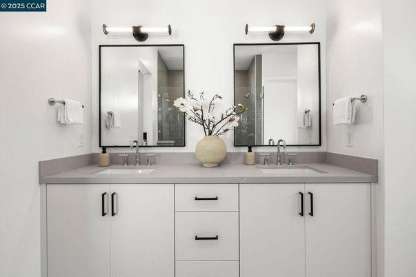 Bathroom, Dual Sink Vanities, Interior