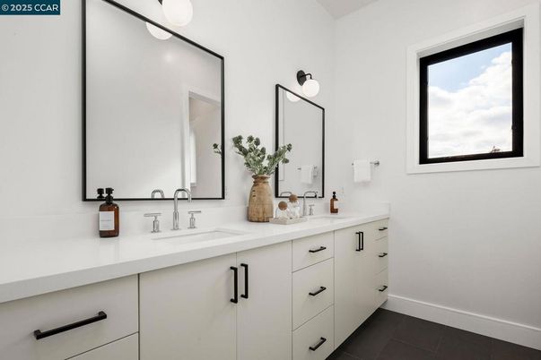 Bathroom, Dual Sink Vanities, Interior