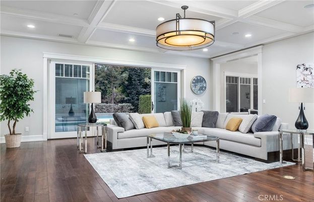 Interior, Living room, Pendant Lights, Recessed Lighting, Wood Texture Flooring