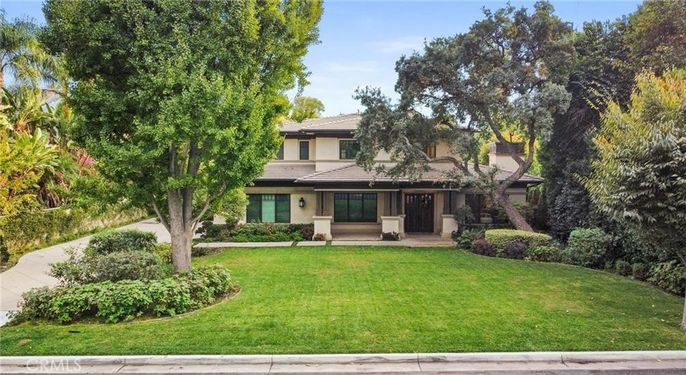 Backyard, Exterior, Facade, Mediterranean