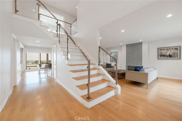 Interior, Recessed Lighting, Wood Texture Flooring