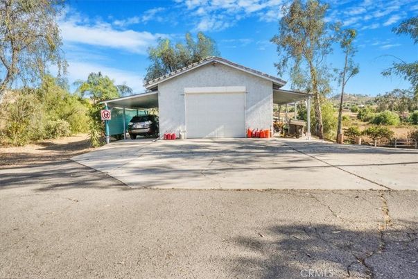 Detached Garage, Exterior