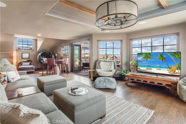 Chandelier, Dining room, Interior, Living room, Recessed Lighting, Water, Wood Texture Flooring