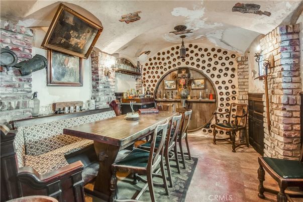 Dining room, Interior
