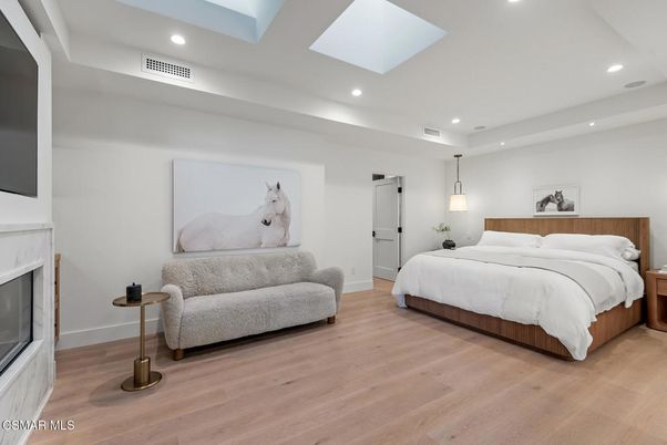 Bedroom, Fireplace, Interior, Recessed Lighting, Wood Texture Flooring