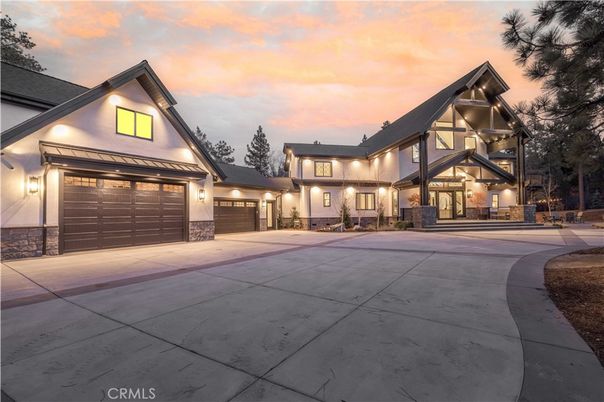 Attached, Exterior, Facade, Tudor Revival