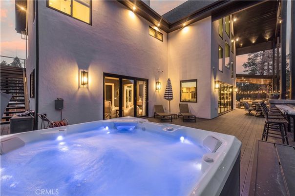 Exterior, Hot Tub