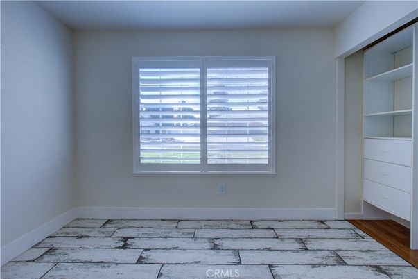 Empty room, Interior