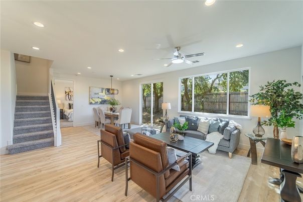 Dining room, Interior, Living room, Pendant Lights, Recessed Lighting, Wood Texture Flooring