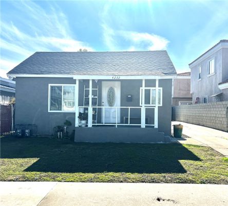 Exterior, Facade, Cape Cod