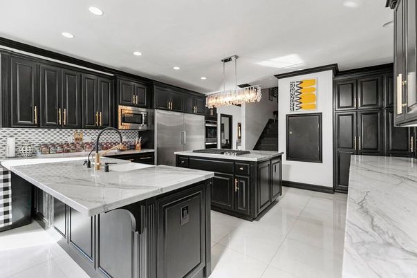 Chandelier, Interior, Kitchen, Marble, Recessed Lighting, Stainless Steel Appliances