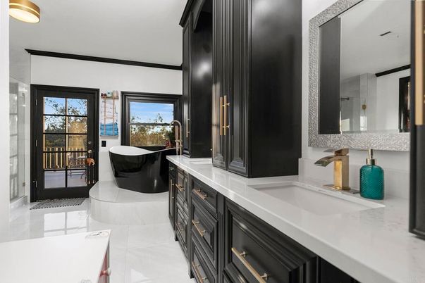 Bathroom, Dual Sink Vanities, Free Standing Baths, Interior
