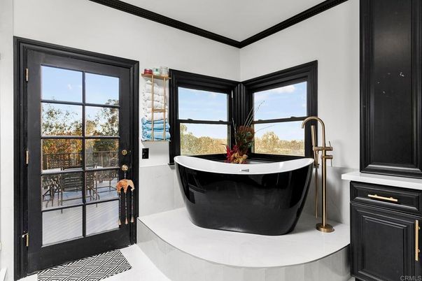 Bathroom, Free Standing Baths, Interior