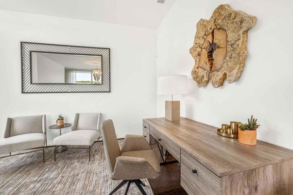 Home Office, Interior