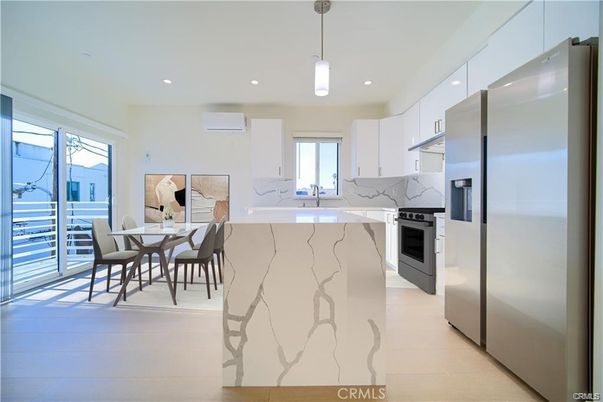 Dining room, Interior, Kitchen, Pendant Lights, Recessed Lighting, Stainless Steel Appliances