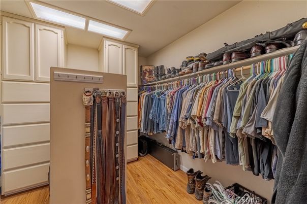 Interior, Walk-in Closets, Wood Texture Flooring