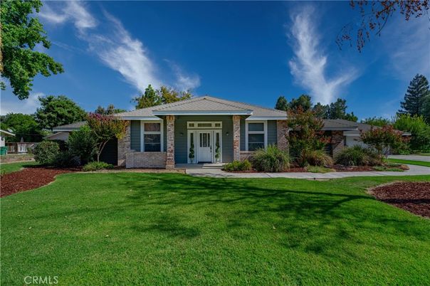 Backyard, Exterior, Facade, Brick Facade, Ranch