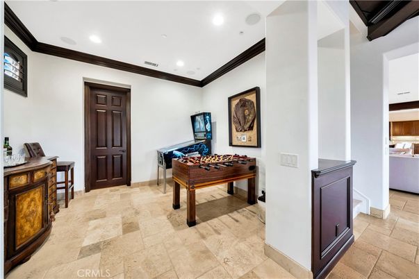Game Room, Interior, Recessed Lighting