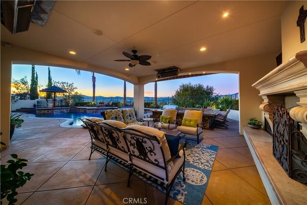 Exterior, Pool, Recessed Lighting